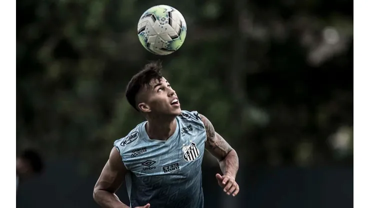 Kaio Jorge pode estar de saída e já tem nome predileto da torcida para substituí-lo - Foto: Ivan Storti/Santos FC