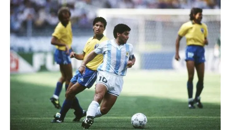 Maradona contra o Brasil. (Foto: Getty Images)