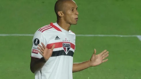 Miranda: não enfrenta o Inter (Foto: Marcello Zambrana/AGIF)