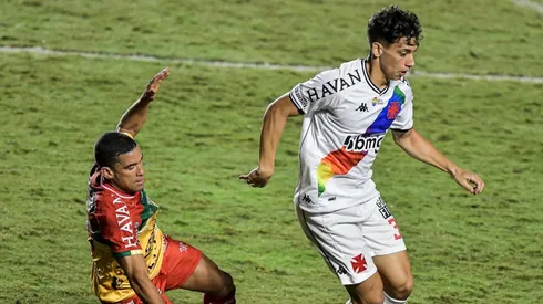 Sarrafiore deve começar jogando. (Foto: Thiago Ribeiro/AGIF)