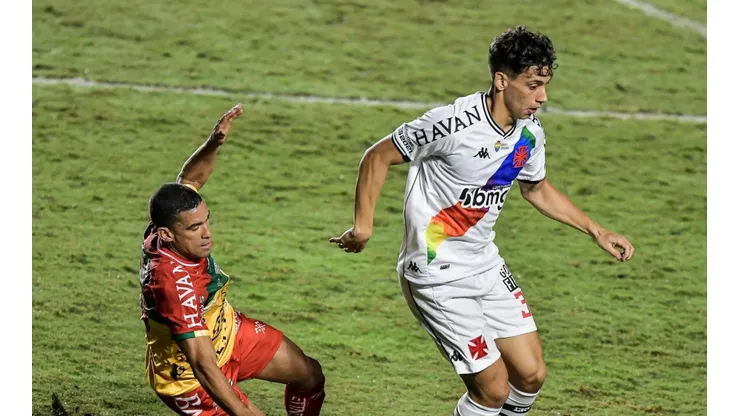 Sarrafiore deve começar jogando. (Foto: Thiago Ribeiro/AGIF)