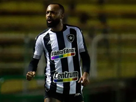 Chay é substituído sistematicamente e torcida do Bota fica impaciente