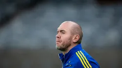 Mozart despista e não indica dupla de zaga titular contra o Guarani