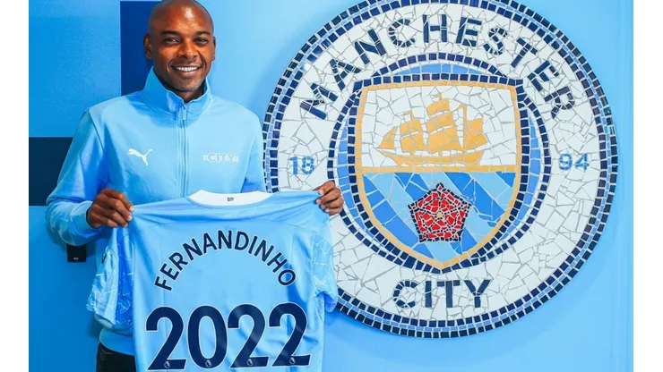 Fernandinho renovou com o Manchester City até 2022