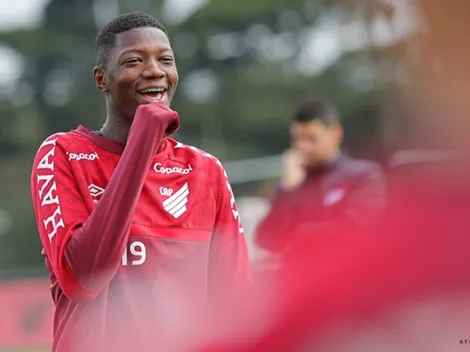 Athletico fecha a porta e recusa quase R$ 60 milhões do Genoa-ITA por Babi; veja detalhes