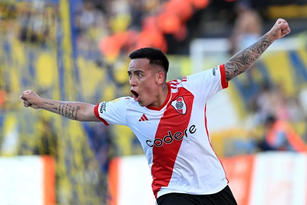 ROSARIO, ARGENTINA – NOVEMBER 11: Esequiel Barco of River Plate celebrates after scoring the team’s first goal during a Copa de la Liga Profesional 2023 match between Rosario Central and River Plate at Estadio Gigante de Arroyito on November 11, 2023 in Rosario, Argentina. (Photo by Luciano Bisbal/Getty Images)