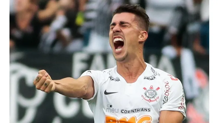 Defensor não vai permanecer no Timão - Foto: Marcello Zambrana/AGIF.