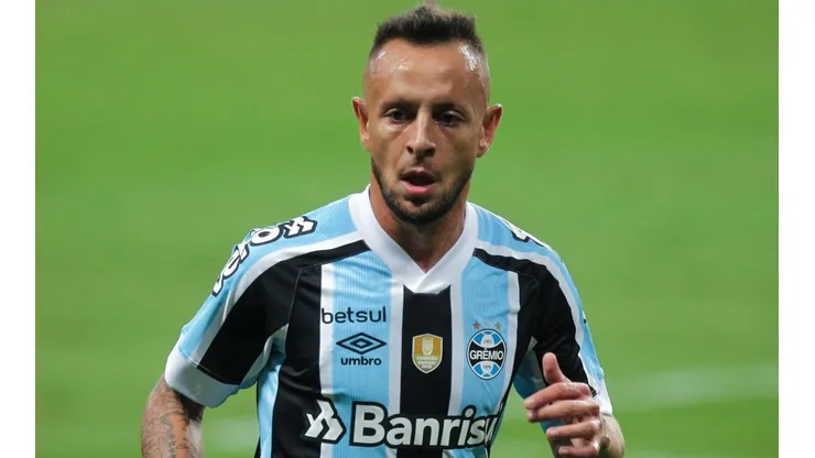 Rafinha está incluso na lista - Foto: Fernando Alves/AGIF.