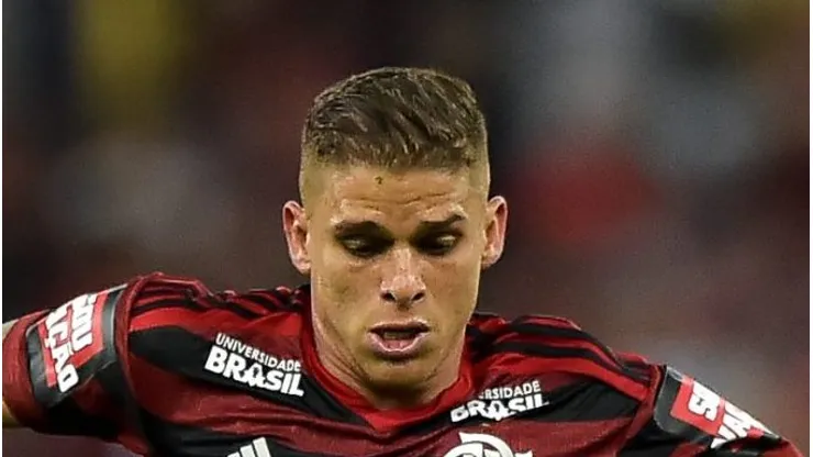 Cuellar, ex-Flamengo, não deve chegar no Timão.