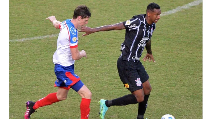 Corinthians multa Jô por usar chuteiras verdes em jogo do Brasileirão. (Foto: Walmir Cirne/AGIF)