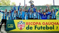 Douglas provoca colorados após goleada de 9x1 e título em Grenal