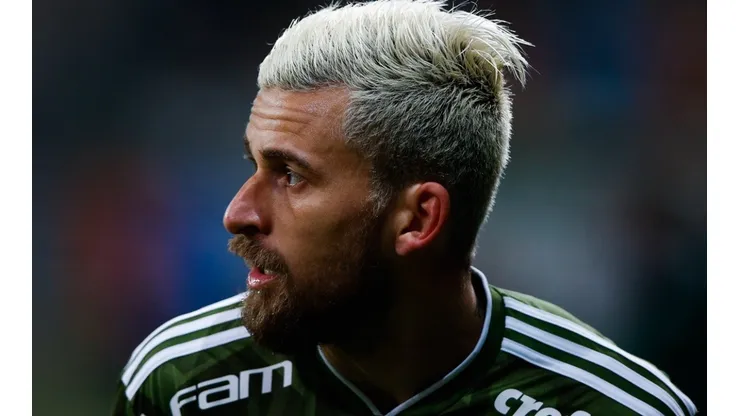 Lucas Lima, do Palmeiras, foi flagrado em balada clandestina