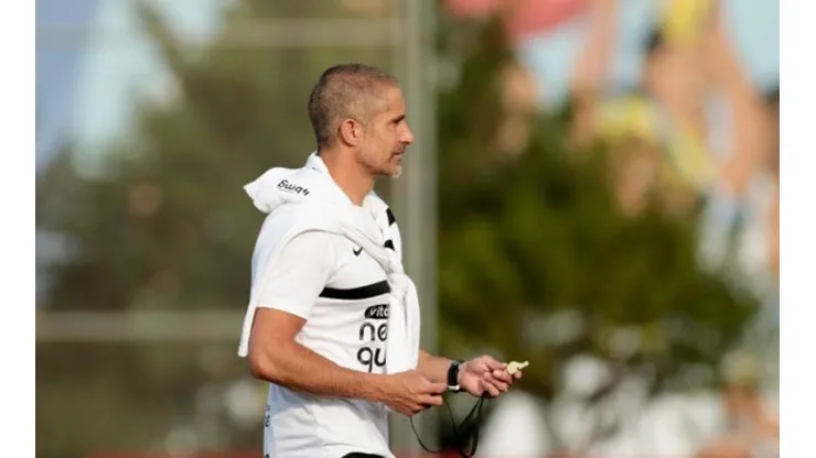 Sylvinho define time titular do Corinthians para enfrentar o RB Bragantino