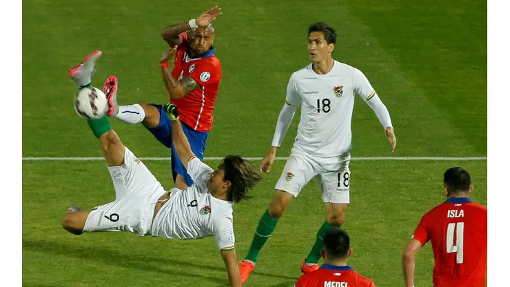 Chile e Bolívia em campo pela Copa América de 2015 (Foto: Felipe Fredes Fernandez/Agencia Uno/AGIF)