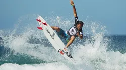 O sul-africano Jordy Smith em ação (Foto: Getty Images)