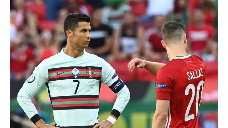 Gesto de Cristiano Ronaldo em entrevista coletiva faz Coca-Cola perder milhões. (Foto: Getty Images)