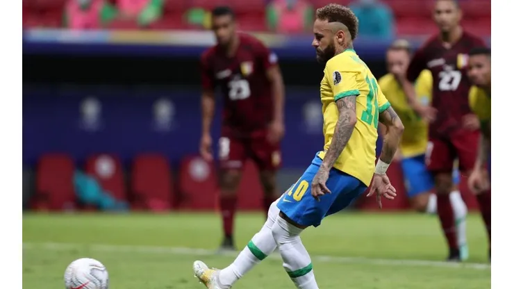 Brasil chega ao segundo gol após cobrança de pênalti de Neymar. (Foto:Getty Images)
