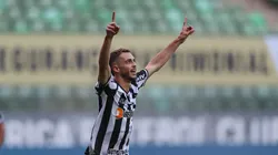 Sasha e Hyoran disputam última vaga na equipe de titular de Cuca