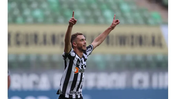 Sasha e Hyoran disputam última vaga na equipe de titular de Cuca