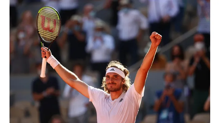 Tsitsipas é o primeiro finalista de Roland Garros após vencer Zverev. (Foto: Getty Images)