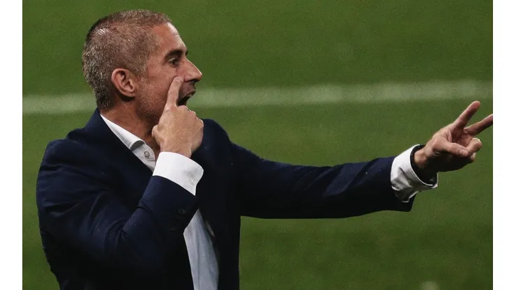 Sylvinho não chegou a aproveitar o meia - Foto: Ettore Chiereguini/AGIF.