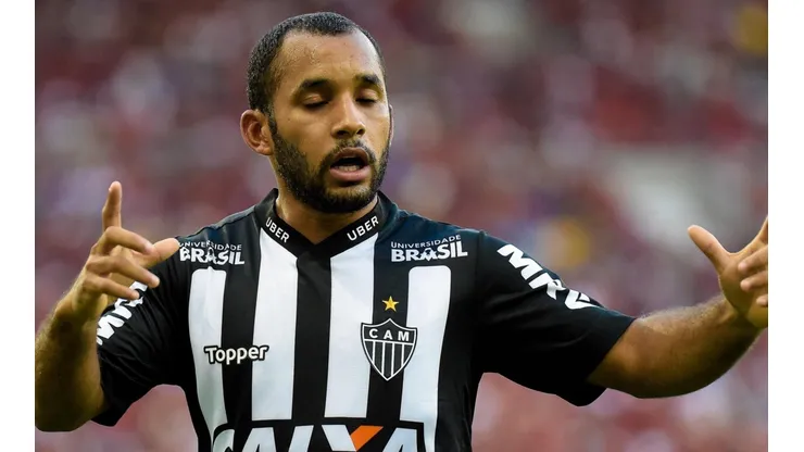 Edinho inicialmente não está nos planos do Galo - Foto: Thiago Ribeiro/AGIF.