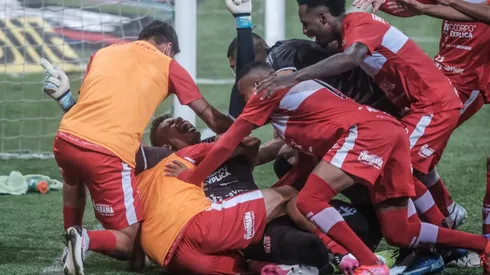 Atual campeão da Copa do Brasil, Palmeiras é eliminado nos pênaltis pelo CRB e internet não perdoa. (Marcello Zambrana/AGIF)