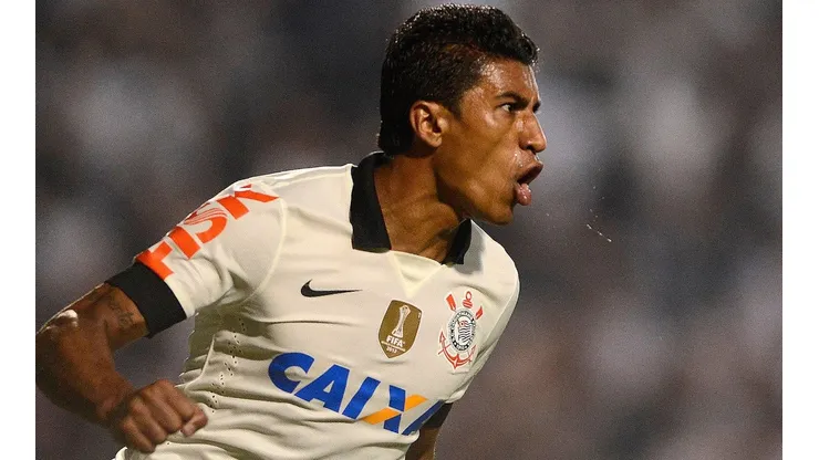 Paulinho pode retornar de vez ao Brasil - Foto: Mauro Horita/AGIF.