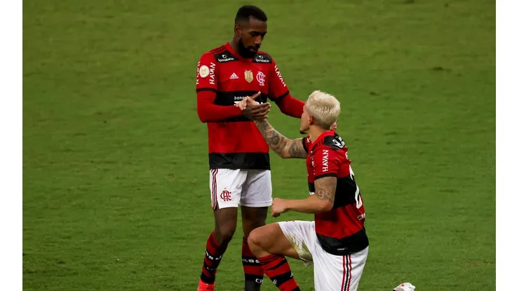 Gérson e Pedro serão preservados no duelo diante do Coritiba (Foto: Getty Images)
