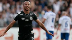 Uruguaio passa a estar vinculado ao Santos até julho de 2023 (Foto: Getty Images)