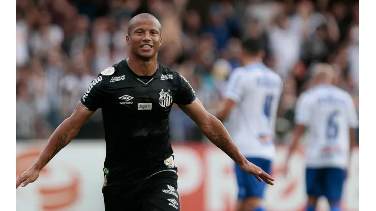 Uruguaio passa a estar vinculado ao Santos até julho de 2023 (Foto: Getty Images)