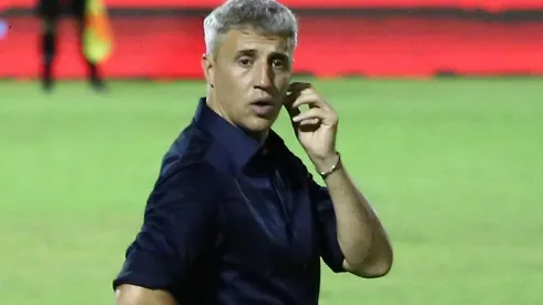 Crespo precisa buscar uma reviravolta - Foto: Marcelo Cardoso/AGIF.