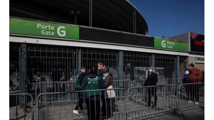 Stade de France tem volta de público em uma partida pela primeira vez desde o início da pandemia. (Foto: Getty Images)
