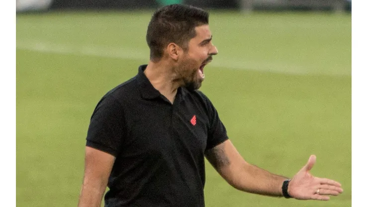António Oliveira não relacionou o atacante contra o América-MG - Foto: Robson Mafra/AGIF.