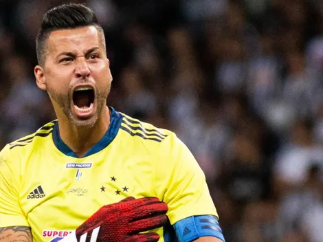 Fábio volta ao Cruzeiro e reserva é barrado por Felipe Conceição