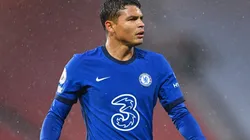 Zagueiro jogará em Londres por pelo menos mais uma temporada (Foto: Getty Images)