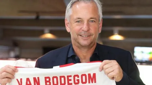 Toon van Bodegom foi recebido por Casares - Foto: Igor Amorim/ saopaulofc.net.