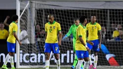 Jogadores da seleção brasileira conversam com Tite e presidente da CBF sobre participação na Copa América, no Brasil. (Foto: Getty Images)