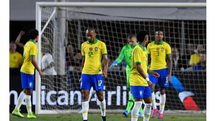 Jogadores da seleção brasileira conversam com Tite e presidente da CBF sobre participação na Copa América, no Brasil. (Foto: Getty Images)