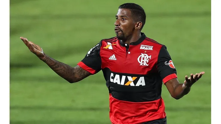 Rodinei já pode voltar a jogar com a camisa rubro-negra (Foto: Getty Images)