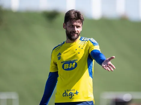 Felipe Conceição mexe no sistema ofensivo e muda posição de Rafael Sóbis para duelo contra o Juazeirense
