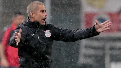 Sylvinho aparentemente colocou o jogador nos planos - Foto: Rodrigo Coca/Agência Corinthians.