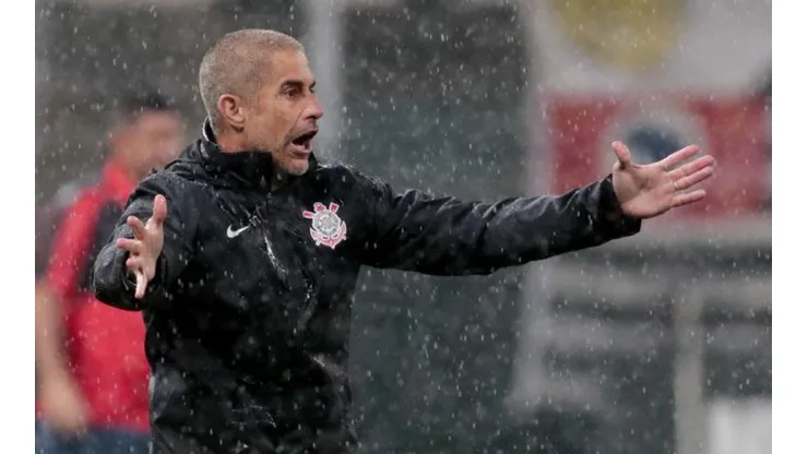 Sylvinho aparentemente colocou o jogador nos planos - Foto: Rodrigo Coca/Agência Corinthians.