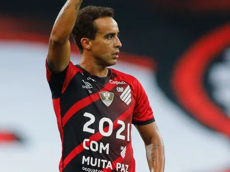 Jadson se incomoda e rebate torcedor do CAP na web: "Ninguém é bos** nessa vida"