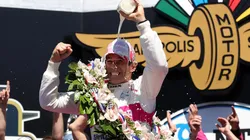 Com emoção até o fim, Helio Castroneves vence as 500 Milhas de Indianápolis
