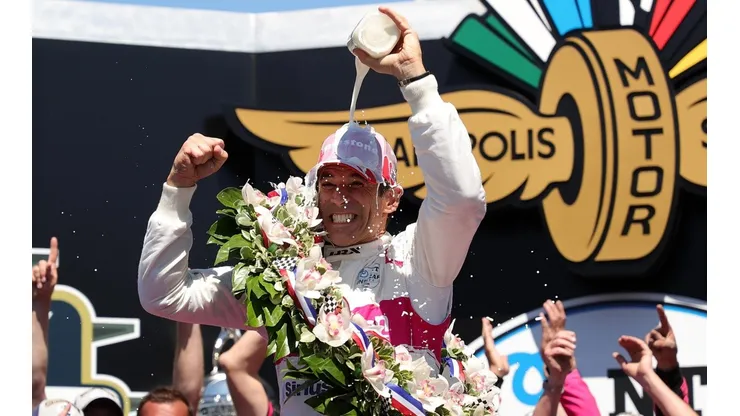 Com emoção até o fim, Helio Castroneves vence as 500 Milhas de Indianápolis