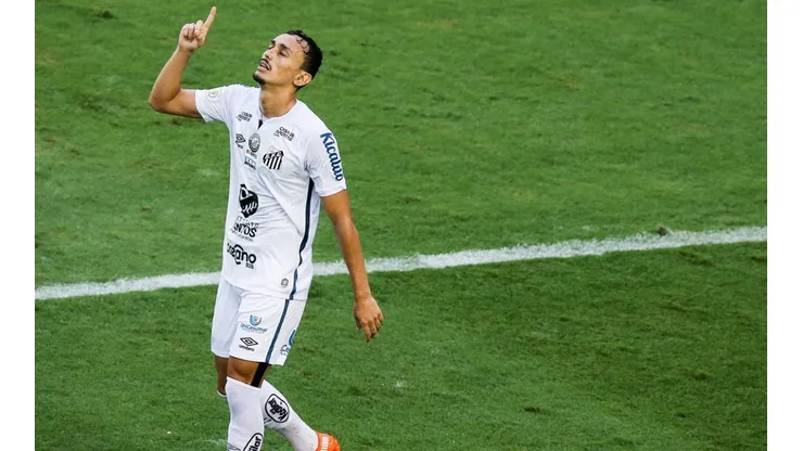 Diego Pituca em partida pelo Santos