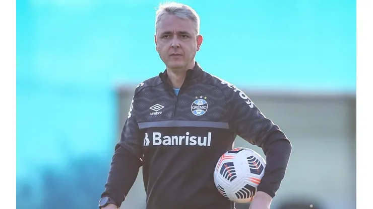 Treinador viu a primeira derrota sob seu comando, mesmo que não estivesse à beira do gramado - Foto: Lucas Uebel/Flickr Oficial do Grêmio/Divulgação.