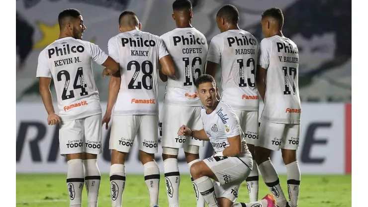 Santos joga pelo Brasileirão neste sábado (29)