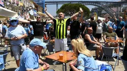 Torcedores do Manchester City viajaram para Portugal para a final da Champions